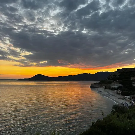 Ghiaie Sea View Apartment