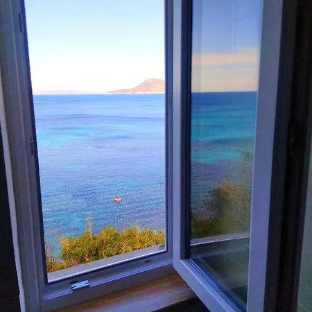 Ghiaie Sea View Apartment *